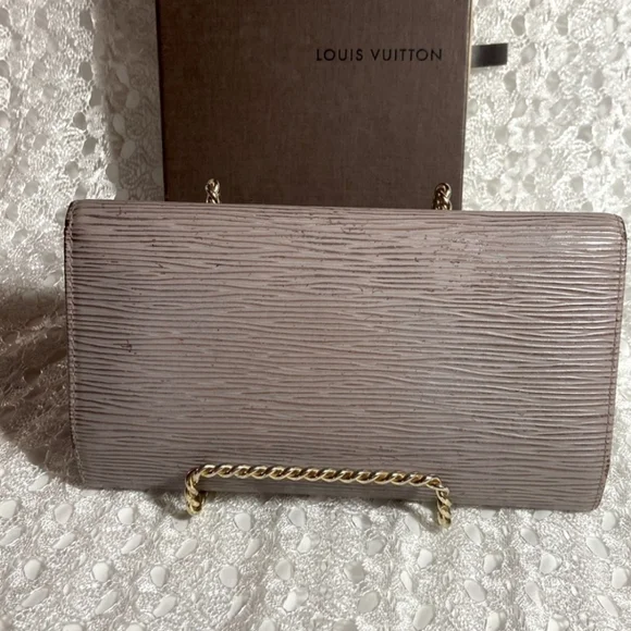 Louis Vuitton Purple Wallet - Picture 4 of 15